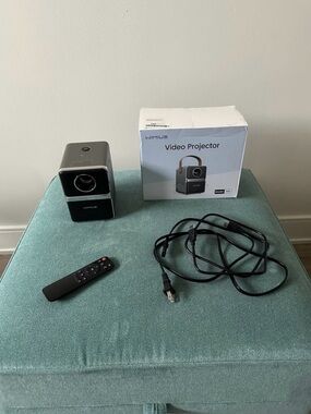 Mini Portable Projector (WiMiUS
P61)